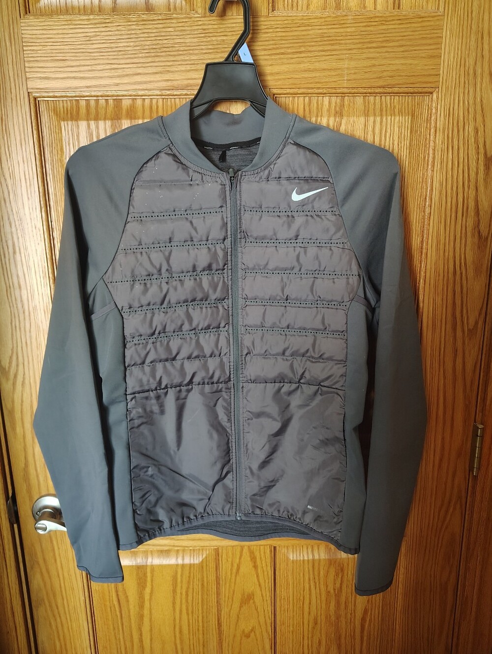 Nike Golf Women's Gray Quilted Front Performance Jacket. Adult Size Small